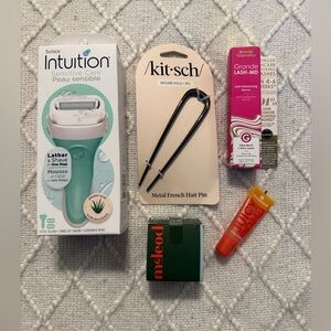 ✨NWT✨ Beauty Kit